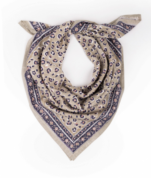 Grand Foulard Léopard Bengal Tilleul